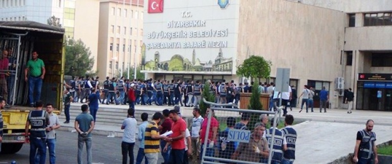 Diyarbakır, Van ve Mardin belediye başkanları görevden alındı