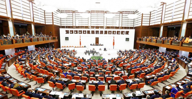Kulis: Parti kapatma için Meclis’ten onay alınması formülü gündemde