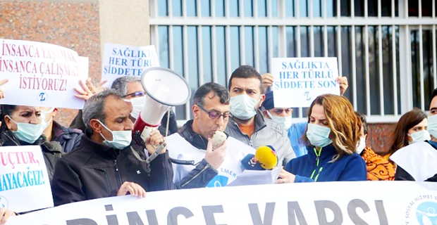Hastane çalışanlarına yönelik baskı iddiası protesto edildi