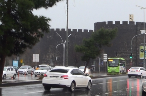 Meteoroloji uyardı: Diyarbakır’a sağanak yağış geliyor