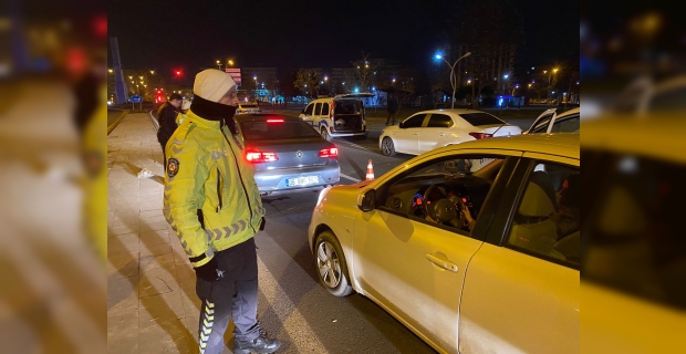 Yeni trafik ceza tarifesi alkollü sürücülere kesildi