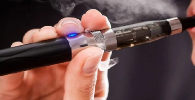 Aromalı elektronik sigara kalbe zarar veriyor