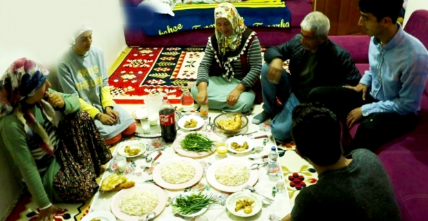Diyarbakır’da 8 kişilik ailenin 83 liralık iftar sofrası
