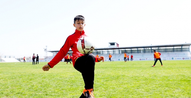 Genç yetenekler Büyükşehir Belediyespor Kulübü’ne kazandırıldı
