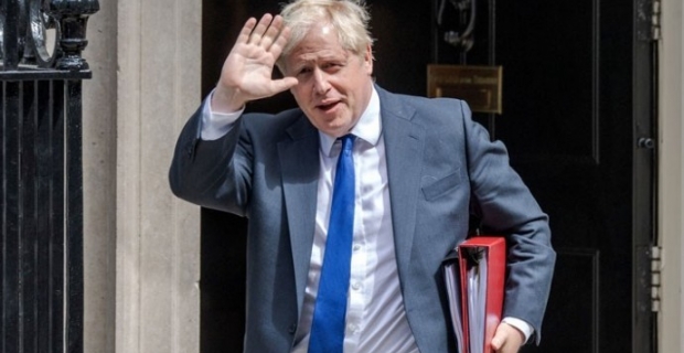 Boris Johnson parti liderliğinden istifa etti