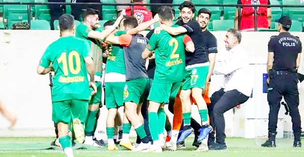Amedspor kendi sahasında çıktığı ilk maçı kazandı
