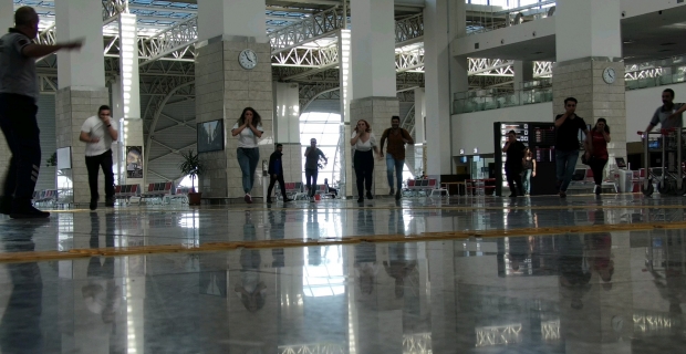 Diyarbakır havalimanında nefes kesen anlar