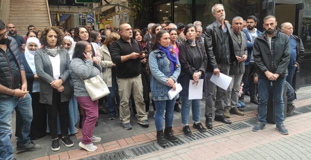 Gazetecilerin gözaltına alınması protesto edildi