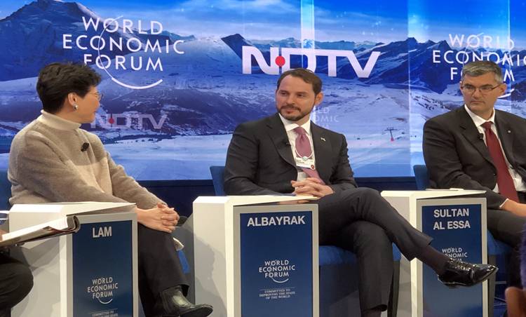Bakan Albayrak, Davos Zirvesi'nde konuştu