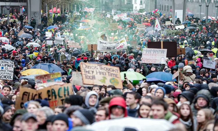 70 bin kişi iklim için yürüdü