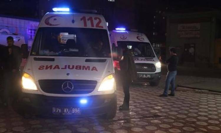 Diyarbakır'da evde çıkan yangında 4 kişi dumandan etkilendi