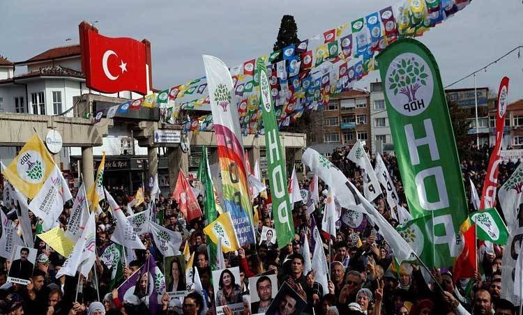 HDP İstanbul'un 15 ilçesinde aday çıkarıyor
