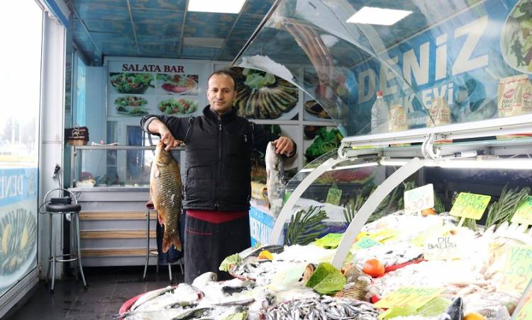 7 saatte 150 kilo balık satılıyor