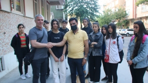 Türkiye’de gündem olan antrenör, kız ve ailesi konuştu
